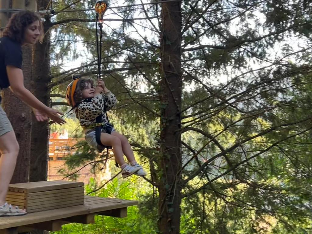 Actividade infantil no bosque